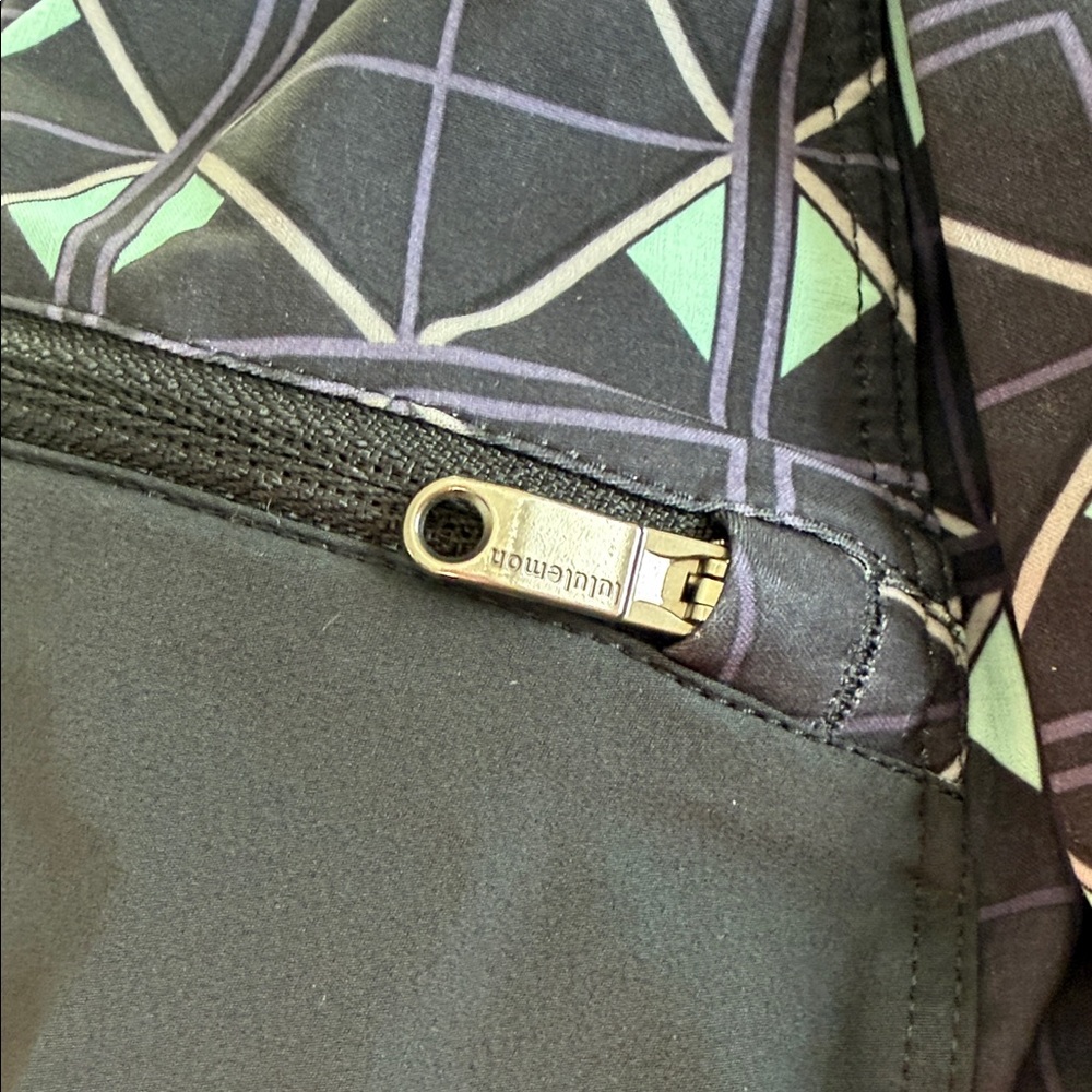 Geometric Patterned Shorts - image 8